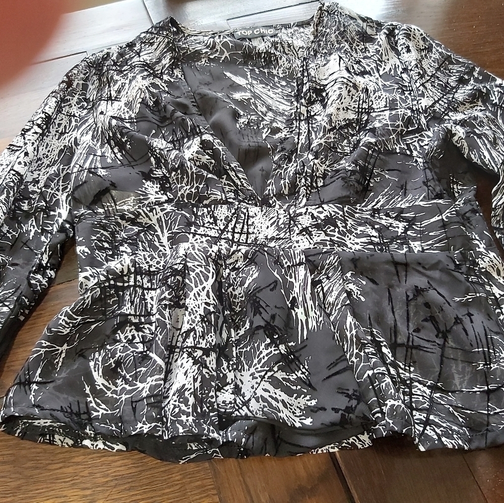 NEW Top Chic blouse~White/Black/B2B